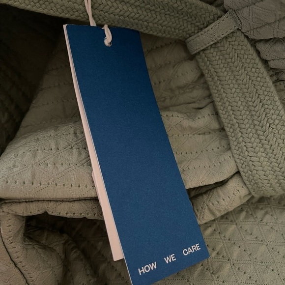 NWT SAMSOE SAMSOE Ember Quilted Paper Bag Short in Vineyard Green, Size Medium - Picture 11 of 11